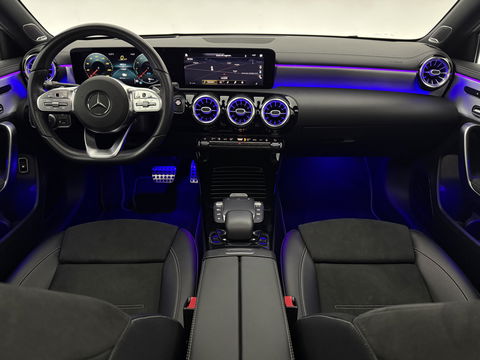 Mercedes-Benz A-Klasse 250 e AMG | Pano | 360° | Virtual | HuD | Memory | Sfeer | Burmester | Carplay | Stoelverw. | Keyless | Adap. Cruise