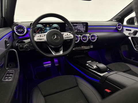 Mercedes-Benz A-Klasse 250 e AMG | Pano | 360° | Virtual | HuD | Memory | Sfeer | Burmester | Carplay | Stoelverw. | Keyless | Adap. Cruise
