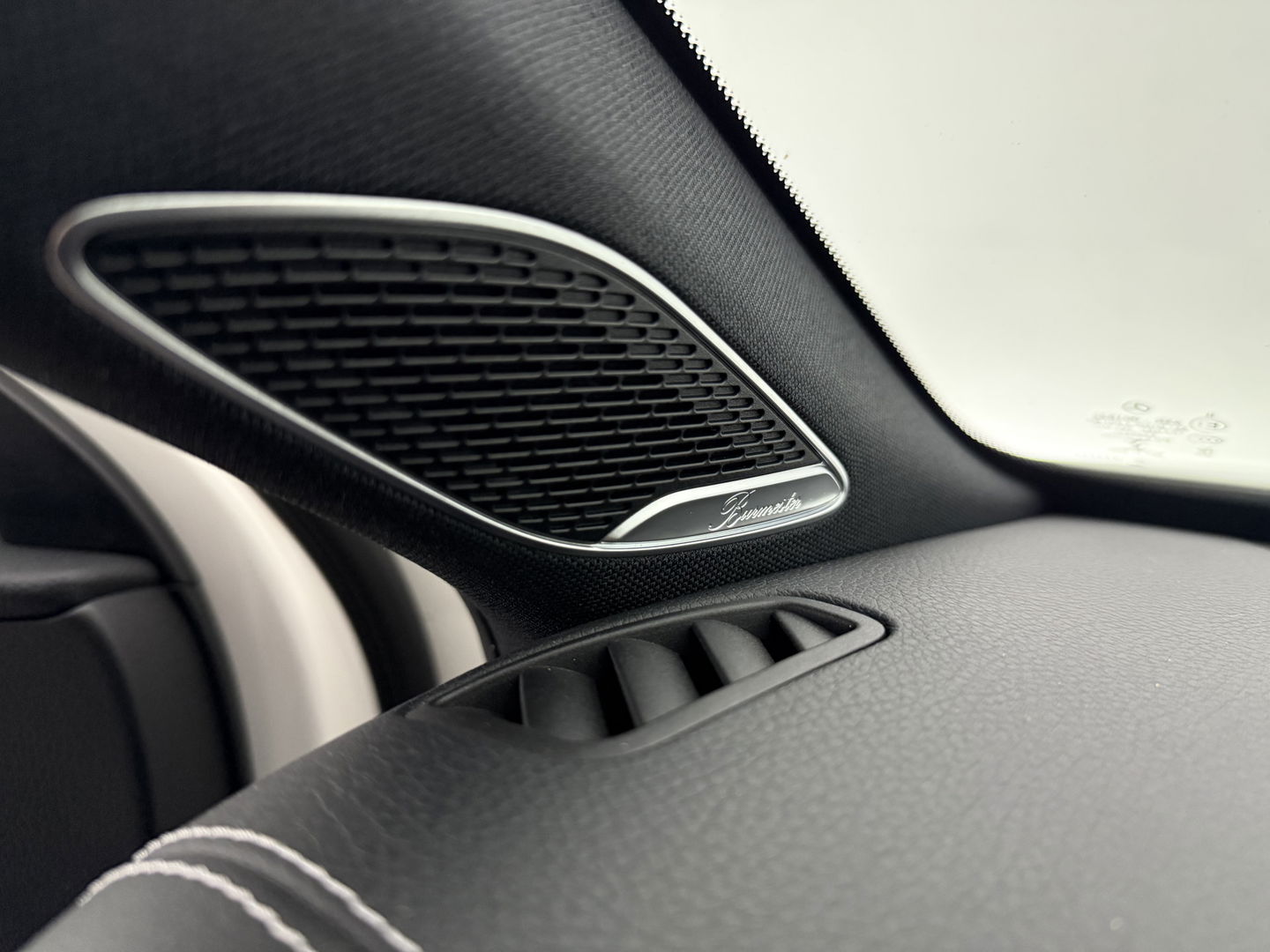 Mercedes-Benz A-Klasse 250 e AMG | Pano | 360° | Virtual | HuD | Memory | Sfeer | Burmester | Carplay | Stoelverw. | Keyless | Adap. Cruise