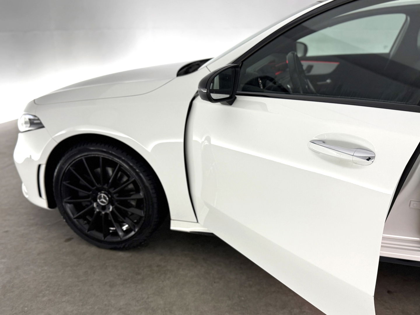 Mercedes-Benz A-Klasse 250 e AMG | Pano | 360° | Virtual | HuD | Memory | Sfeer | Burmester | Carplay | Stoelverw. | Keyless | Adap. Cruise