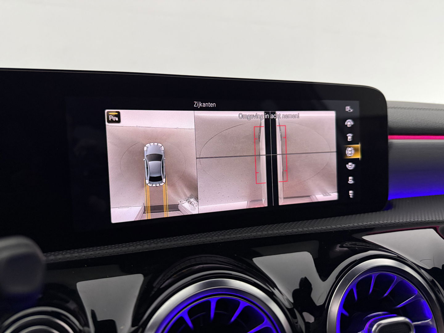 Mercedes-Benz A-Klasse 250 e AMG | Pano | 360° | Virtual | HuD | Memory | Sfeer | Burmester | Carplay | Stoelverw. | Keyless | Adap. Cruise