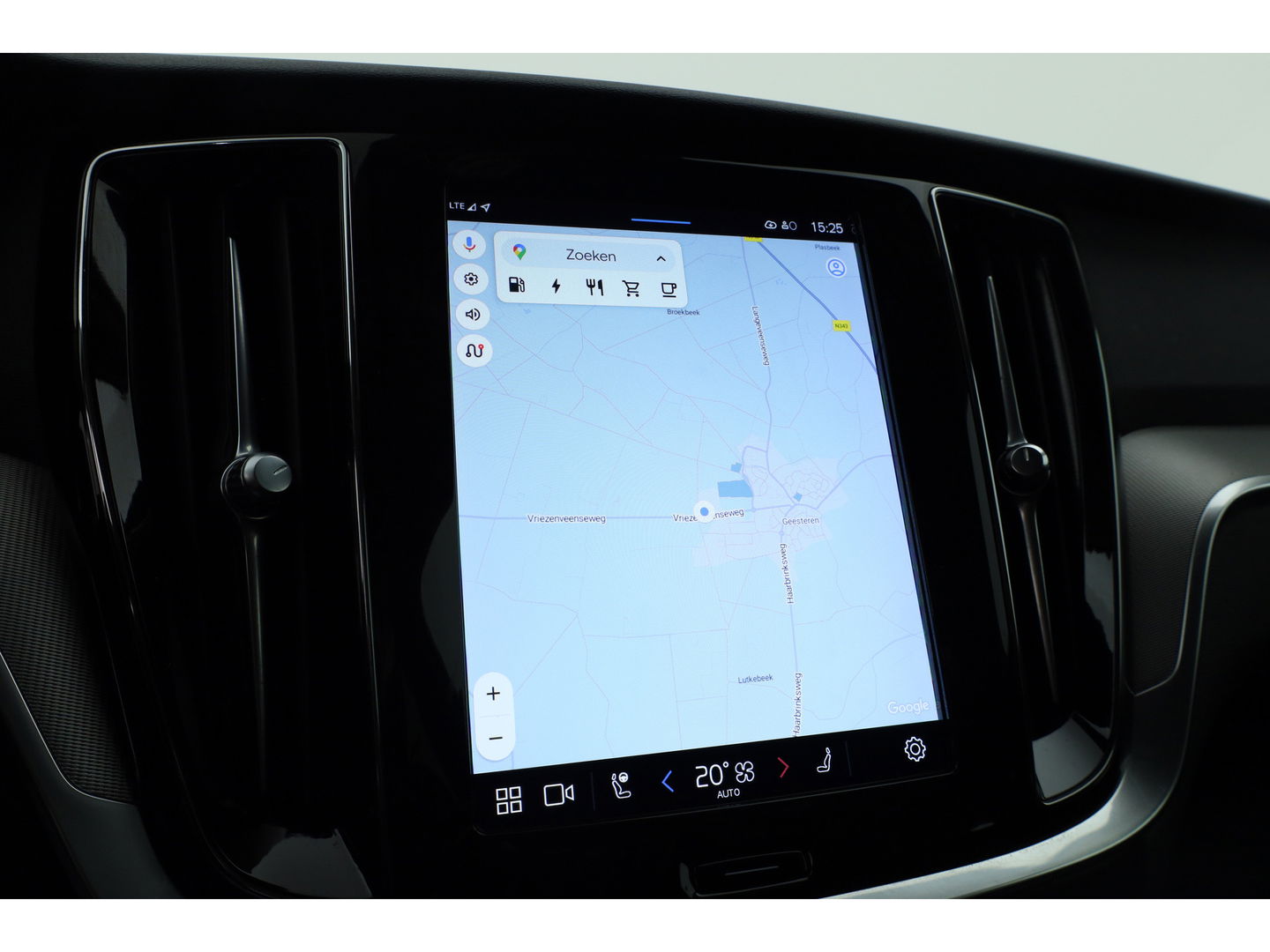 Volvo V60 2.0 T6 Plug-in hybrid AWD Plus Dark | Navi | Memory Seats | Stoel- Stuurverw. | Apple CarPlay | Camera | Keyless | 19''