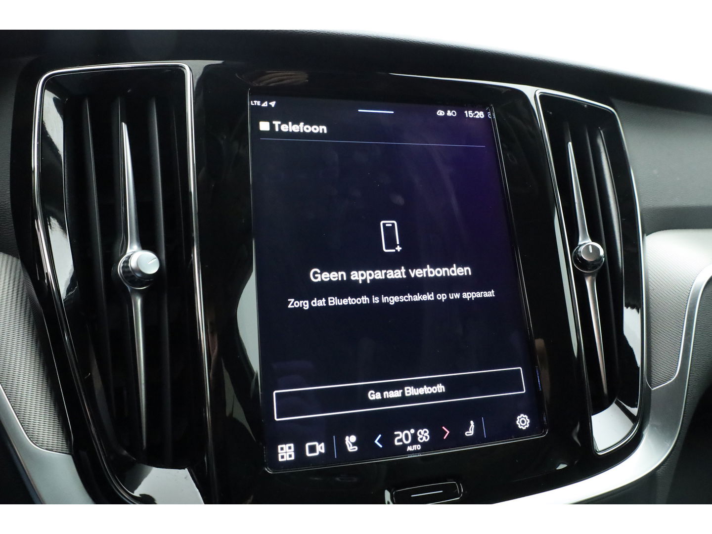 Volvo V60 2.0 T6 Plug-in hybrid AWD Plus Dark | Navi | Memory Seats | Stoel- Stuurverw. | Apple CarPlay | Camera | Keyless | 19''