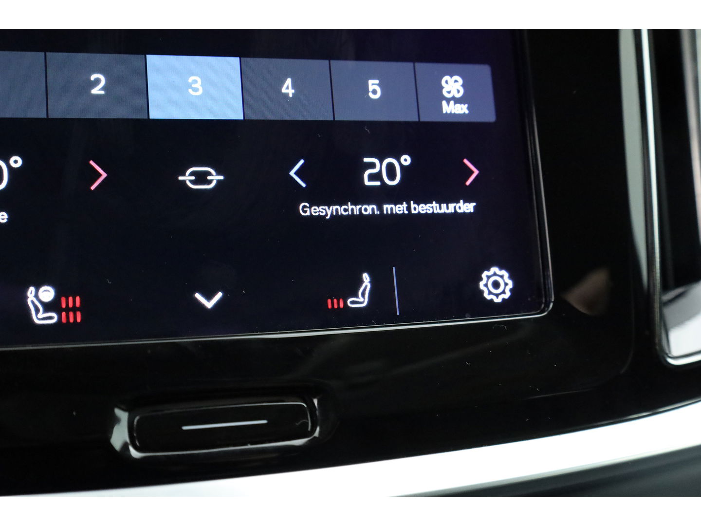 Volvo V60 2.0 T6 Plug-in hybrid AWD Plus Dark | Navi | Memory Seats | Stoel- Stuurverw. | Apple CarPlay | Camera | Keyless | 19''