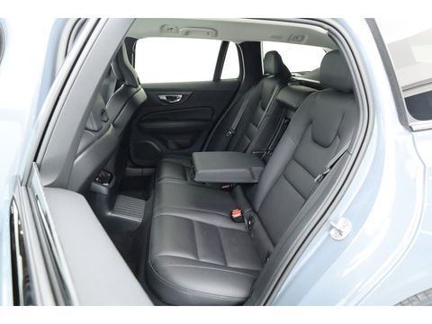 Volvo V60 2.0 T6 Plug-in hybrid AWD Plus Dark | Navi | Memory Seats | Stoel- Stuurverw. | Apple CarPlay | Camera | Keyless | 19''