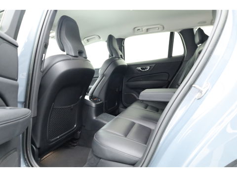 Volvo V60 2.0 T6 Plug-in hybrid AWD Plus Dark | Navi | Memory Seats | Stoel- Stuurverw. | Apple CarPlay | Camera | Keyless | 19''