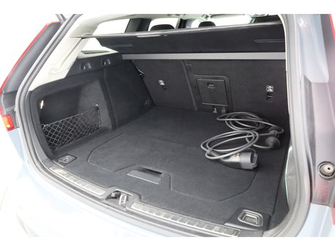 Volvo V60 2.0 T6 Plug-in hybrid AWD Plus Dark | Navi | Memory Seats | Stoel- Stuurverw. | Apple CarPlay | Camera | Keyless | 19''