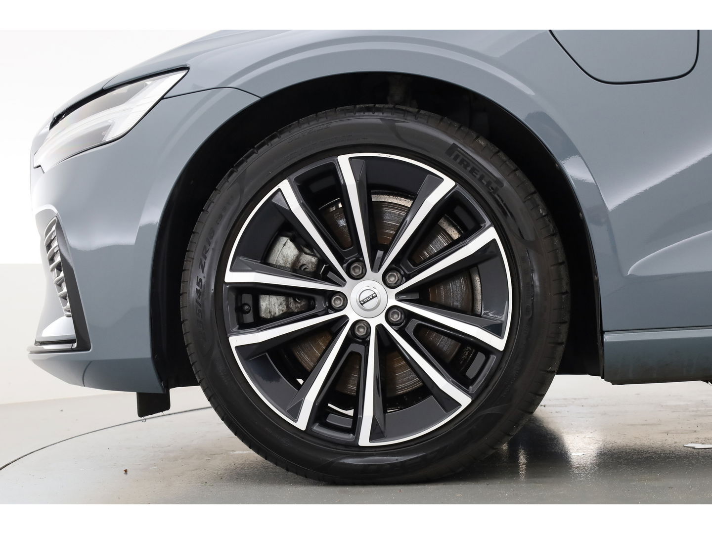 Volvo V60 2.0 T6 Plug-in hybrid AWD Plus Dark | Navi | Memory Seats | Stoel- Stuurverw. | Apple CarPlay | Camera | Keyless | 19''