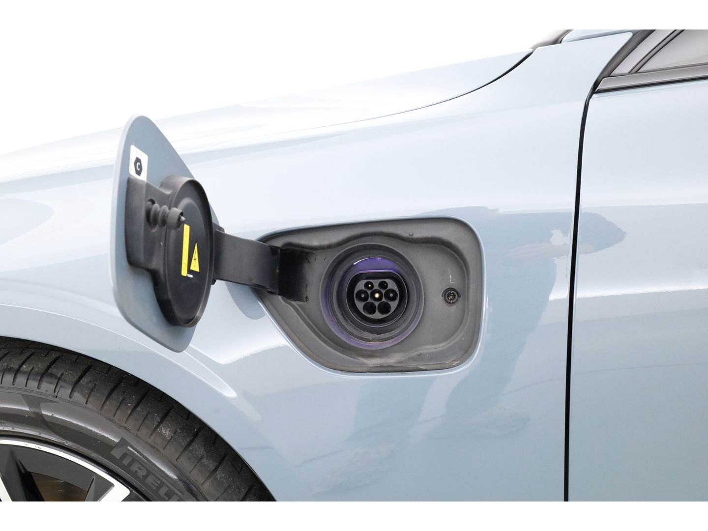 Volvo V60 2.0 T6 Plug-in hybrid AWD Plus Dark | Navi | Memory Seats | Stoel- Stuurverw. | Apple CarPlay | Camera | Keyless | 19''