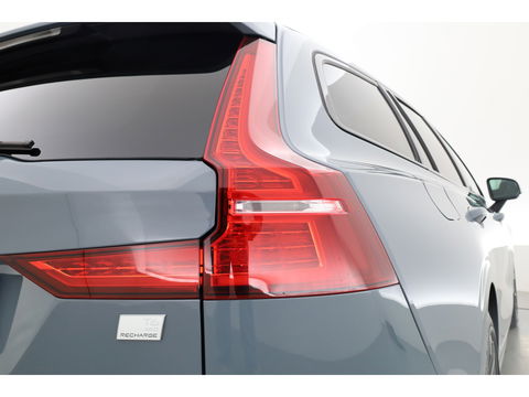 Volvo V60 2.0 T6 Plug-in hybrid AWD Plus Dark | Navi | Memory Seats | Stoel- Stuurverw. | Apple CarPlay | Camera | Keyless | 19''