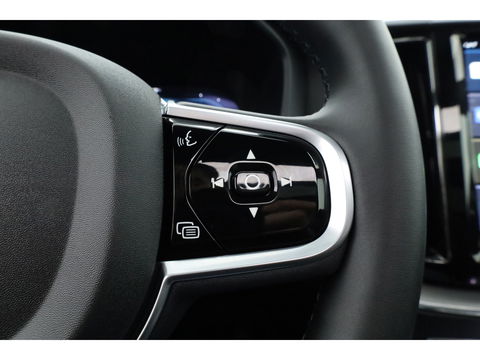 Volvo XC60 2.0 T6 Plug-in hybrid AWD Plus Dark | Pano | Pilot Assist | Head-up | 360cam | Keyless | Harman Kardon | Stoel- Stuurverw. |