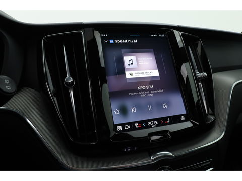 Volvo XC60 2.0 T6 Plug-in hybrid AWD Plus Dark | Pano | Pilot Assist | Head-up | 360cam | Keyless | Harman Kardon | Stoel- Stuurverw. |