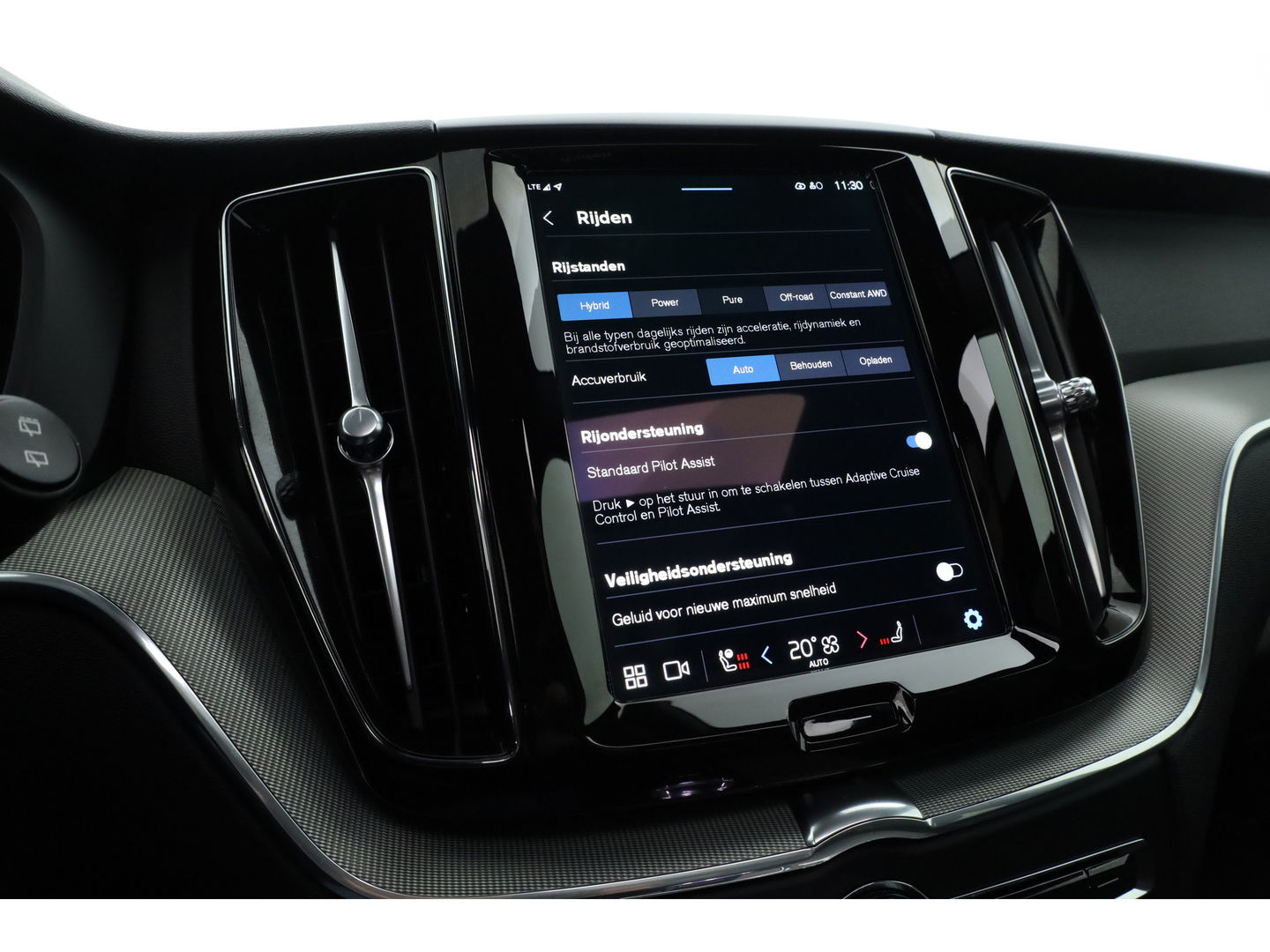 Volvo XC60 2.0 T6 Plug-in hybrid AWD Plus Dark | Pano | Pilot Assist | Head-up | 360cam | Keyless | Harman Kardon | Stoel- Stuurverw. |