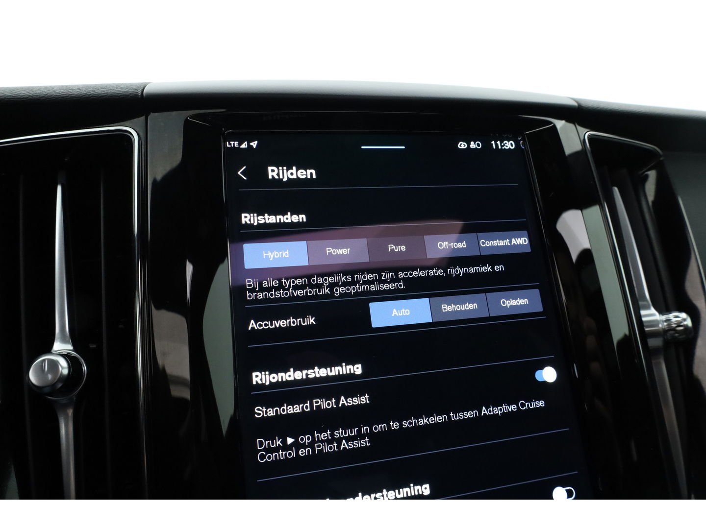 Volvo XC60 2.0 T6 Plug-in hybrid AWD Plus Dark | Pano | Pilot Assist | Head-up | 360cam | Keyless | Harman Kardon | Stoel- Stuurverw. |