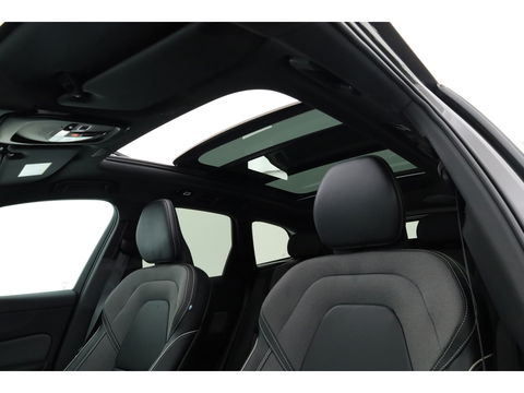 Volvo XC60 2.0 T6 Plug-in hybrid AWD Plus Dark | Pano | Pilot Assist | Head-up | 360cam | Keyless | Harman Kardon | Stoel- Stuurverw. |