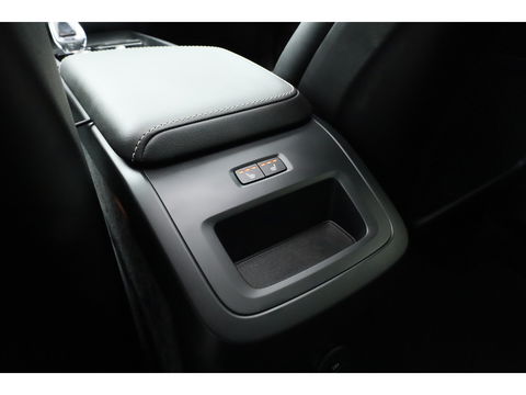 Volvo XC60 2.0 T6 Plug-in hybrid AWD Plus Dark | Pano | Pilot Assist | Head-up | 360cam | Keyless | Harman Kardon | Stoel- Stuurverw. |