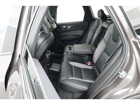 Volvo XC60 2.0 T6 Plug-in hybrid AWD Plus Dark | Pano | Pilot Assist | Head-up | 360cam | Keyless | Harman Kardon | Stoel- Stuurverw. |