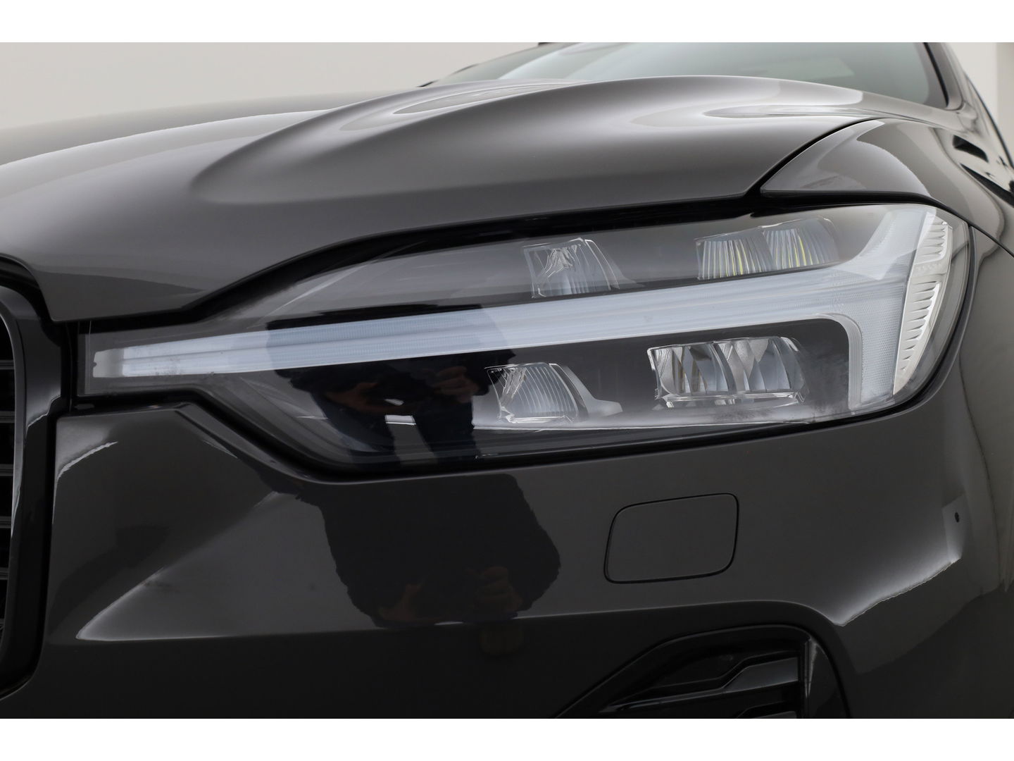 Volvo XC60 2.0 T6 Plug-in hybrid AWD Plus Dark | Pano | Pilot Assist | Head-up | 360cam | Keyless | Harman Kardon | Stoel- Stuurverw. |