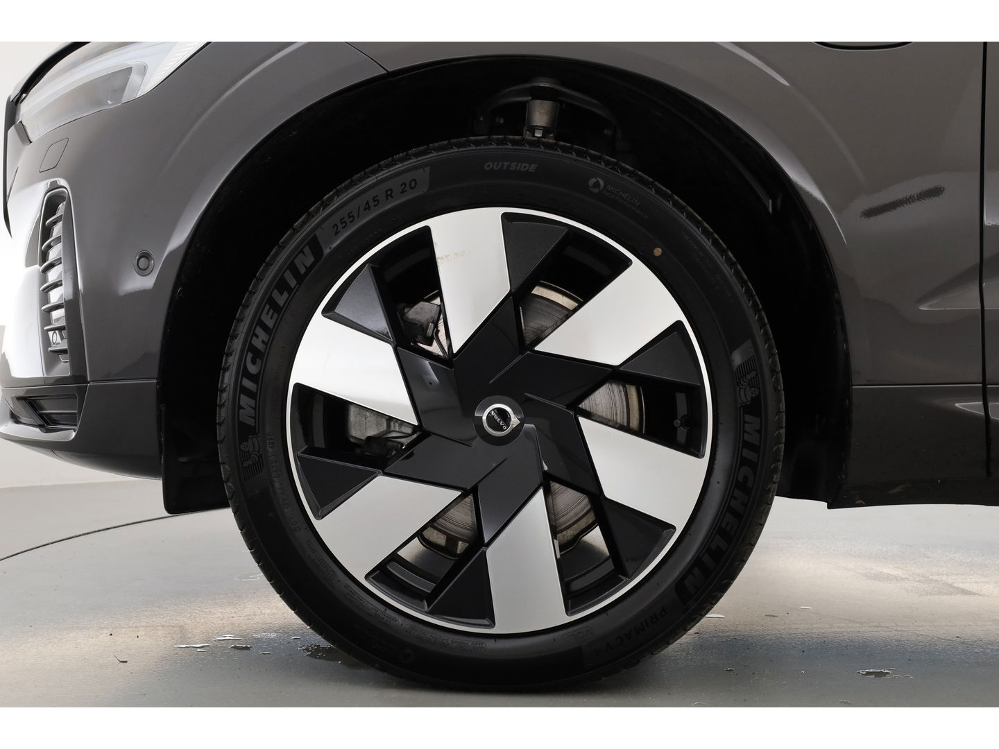 Volvo XC60 2.0 T6 Plug-in hybrid AWD Plus Dark | Pano | Pilot Assist | Head-up | 360cam | Keyless | Harman Kardon | Stoel- Stuurverw. |