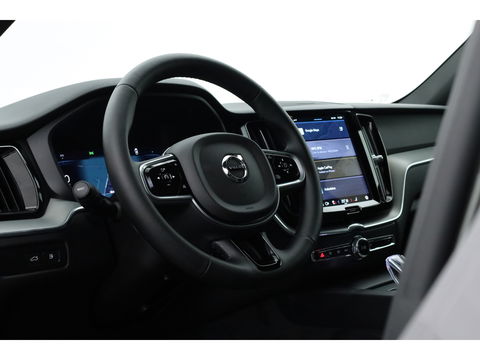 Volvo XC60 2.0 T6 Plug-in hybrid AWD Plus Dark | Pano | Pilot Assist | Head-up | 360cam | Keyless | Harman Kardon | Stoel- Stuurverw. |