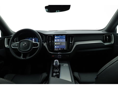 Volvo XC60 2.0 T6 Plug-in hybrid AWD Plus Dark | Pano | Pilot Assist | Head-up | 360cam | Keyless | Harman Kardon | Stoel- Stuurverw. |