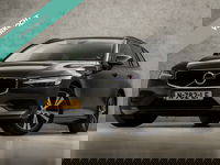 Volvo V60 - 2.0 B3 Sport 177Pk Automaat (APPLE CARPLAY, GROOT NAVI, GETINT GLAS, TREKHAAK, ADAPTIVE CRUISE, SPORTSTOELEN, KEYLESS, PARKEERSENSOREN, NIEUWSTAAT)