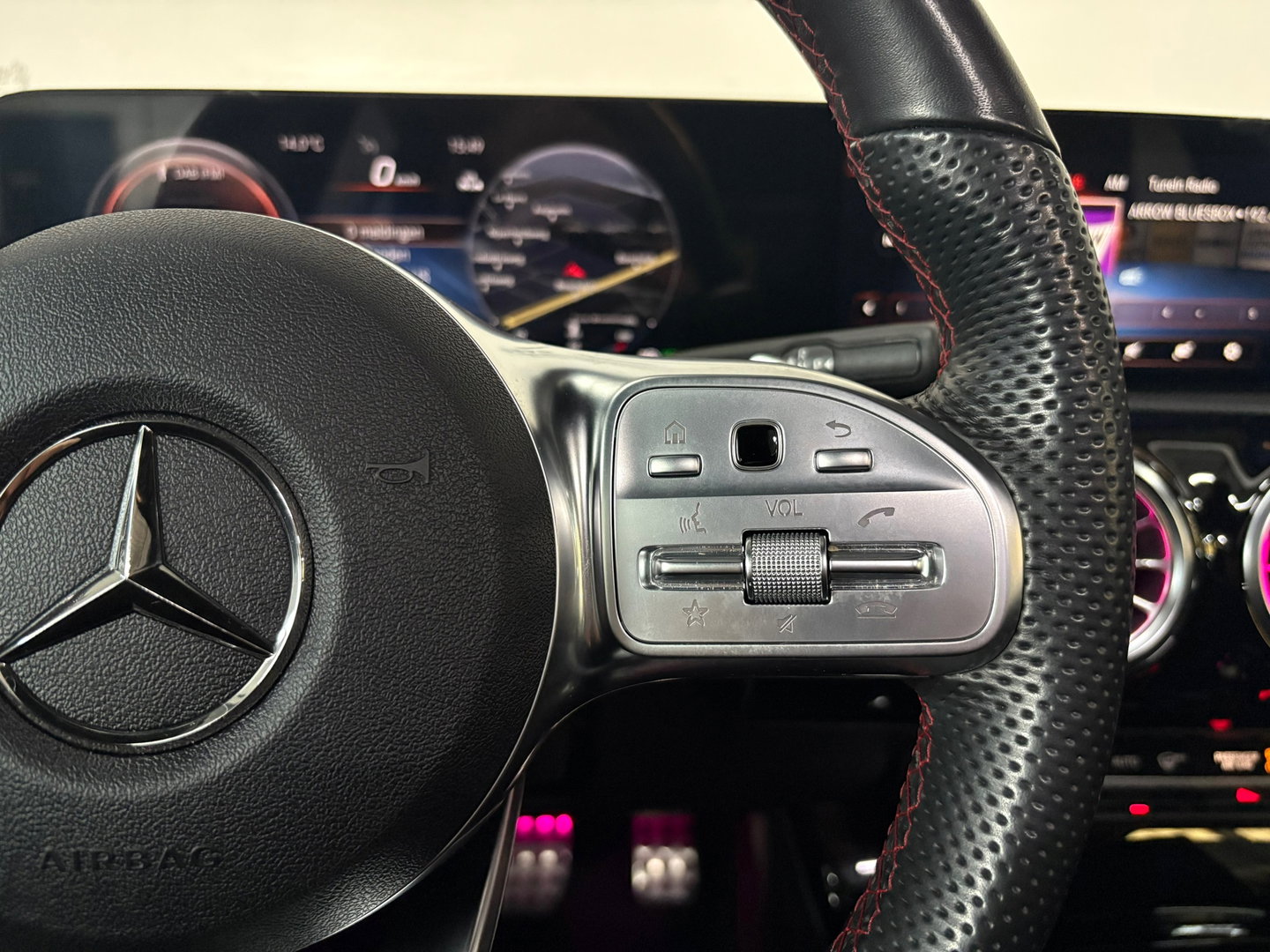 Mercedes-Benz A-Klasse 180 AMG Line*Sfeer*Pano*Cam