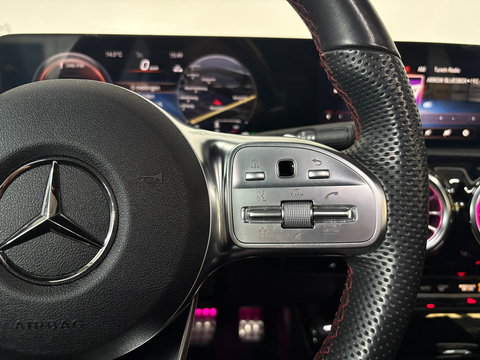 Mercedes-Benz A-Klasse 180 AMG Line*Sfeer*Pano*Cam