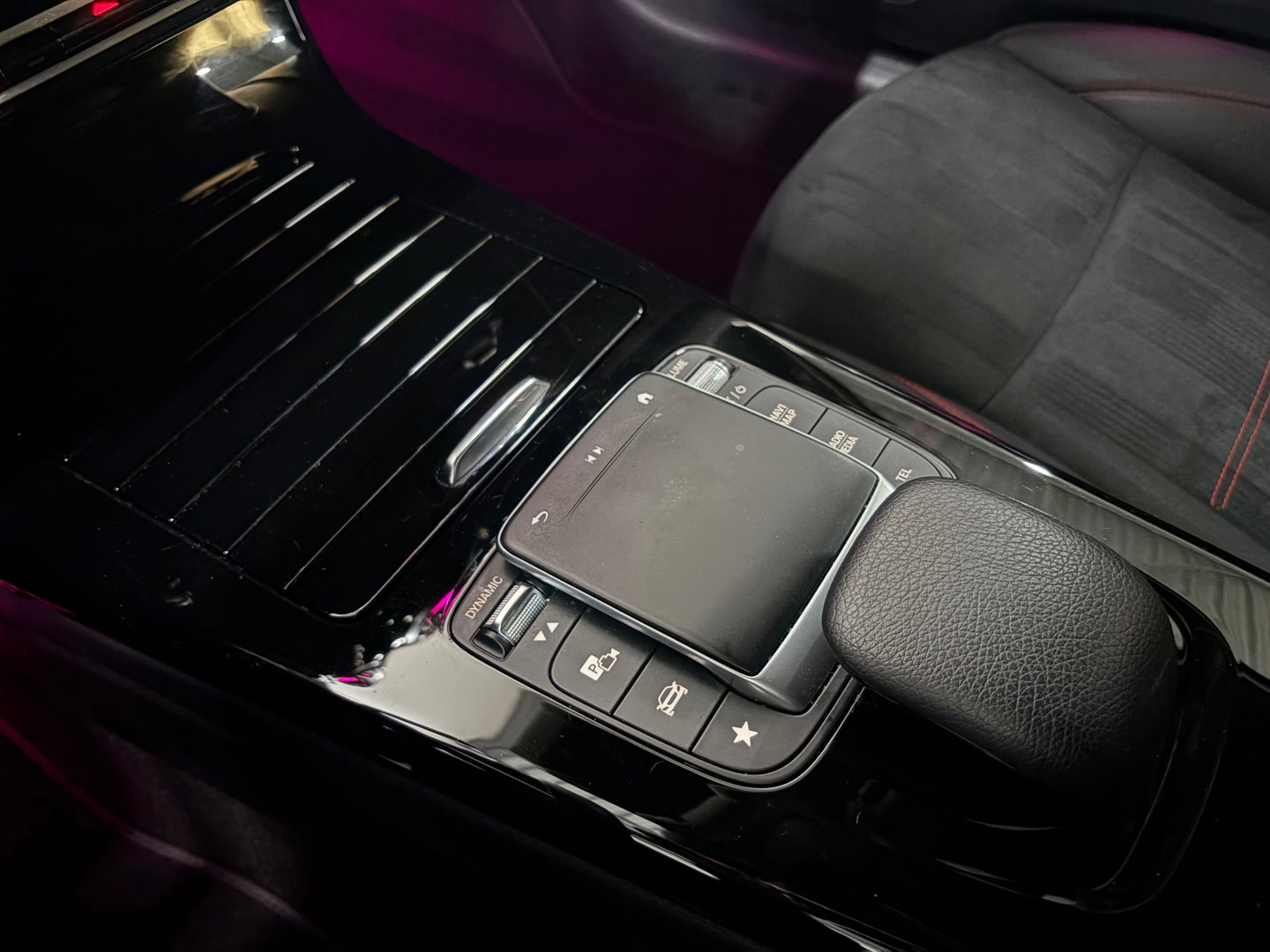 Mercedes-Benz A-Klasse 180 AMG Line*Sfeer*Pano*Cam