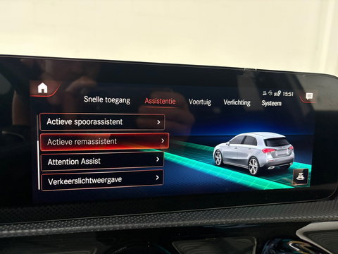 Mercedes-Benz A-Klasse 180 AMG Line*Sfeer*Pano*Cam