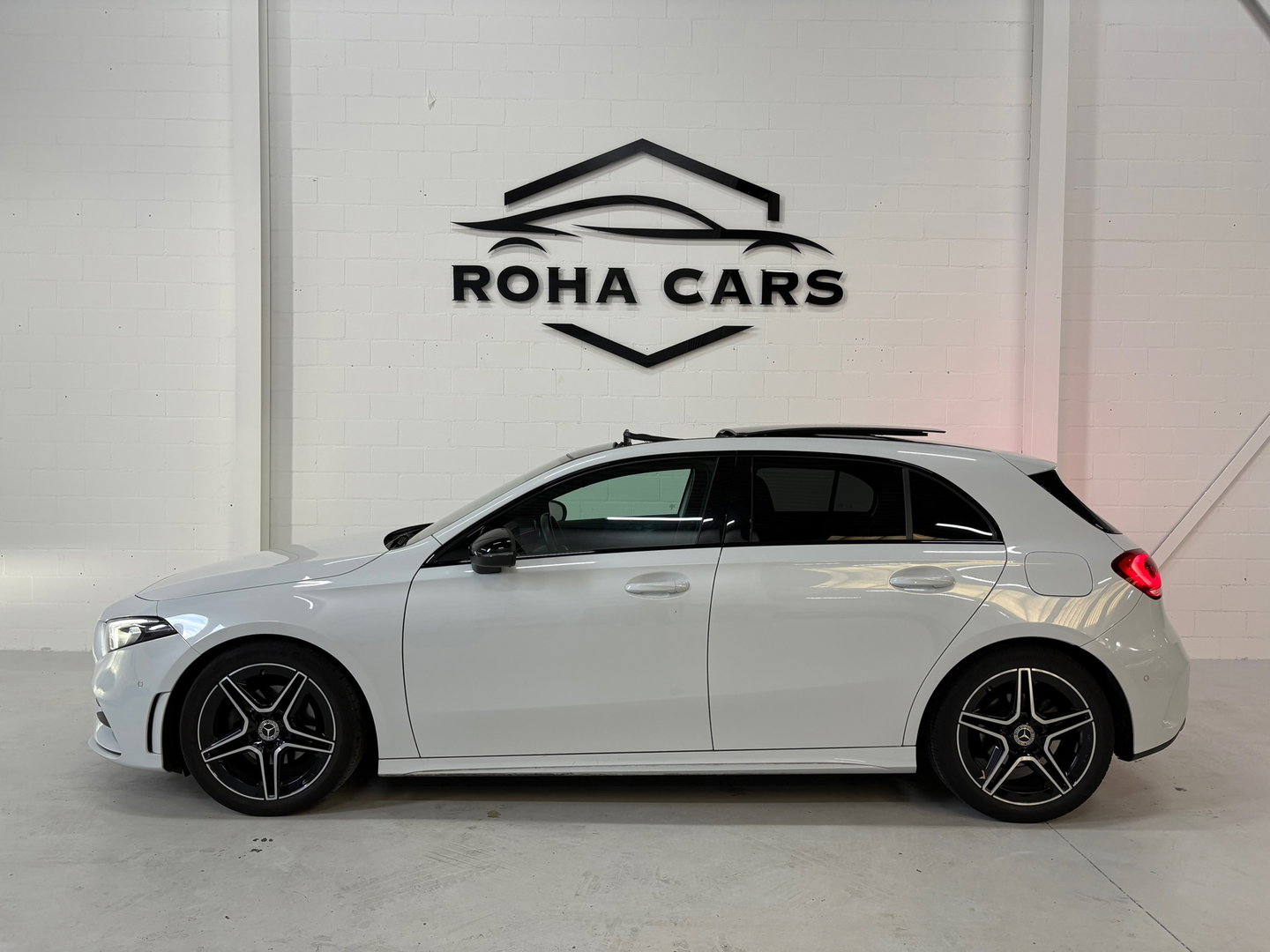 Mercedes-Benz A-Klasse 180 AMG Line*Sfeer*Pano*Cam