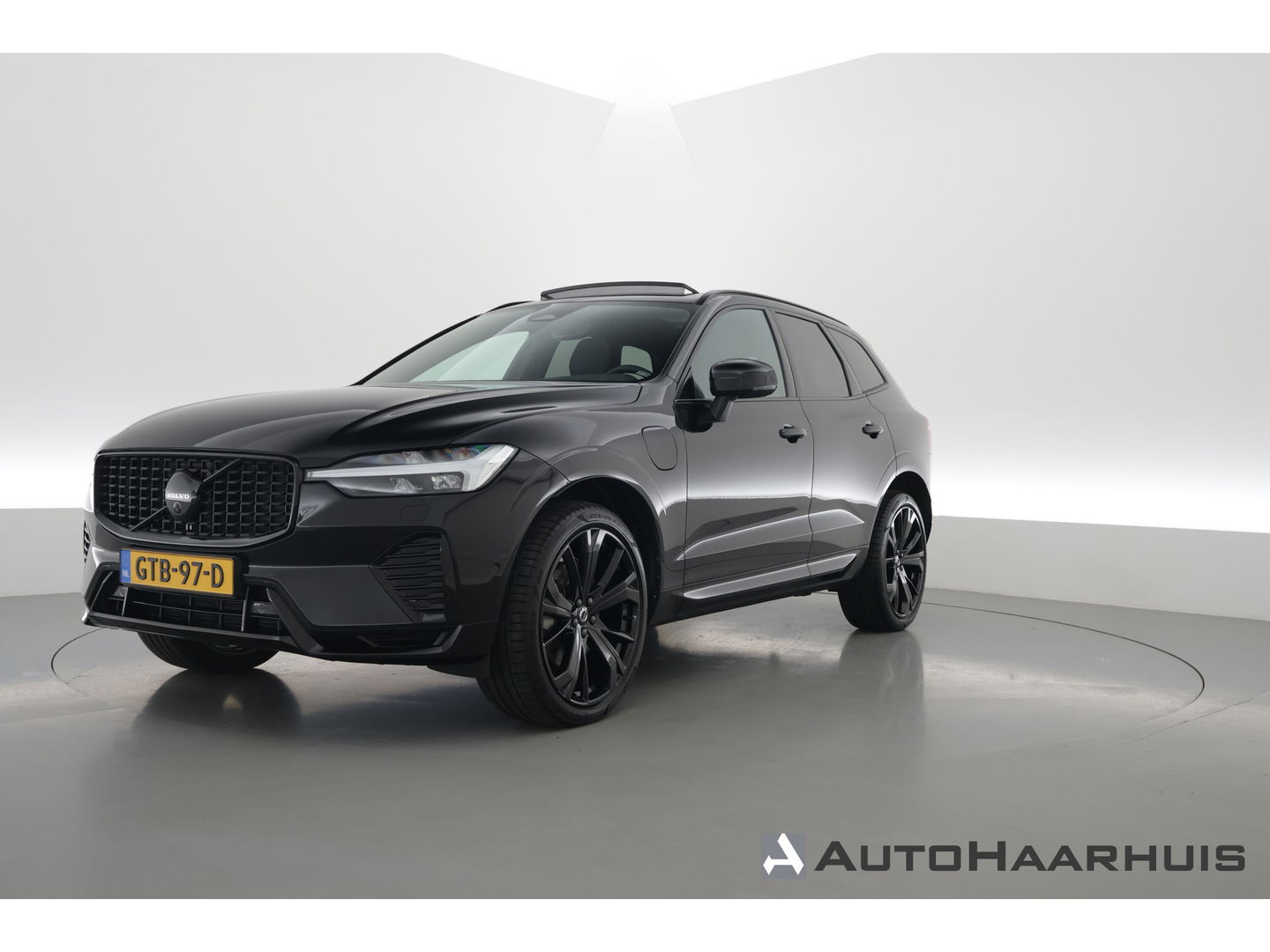Volvo XC60 2.0 T8 Plug-in hybrid AWD Plus Black Edition | Pano | Memory Seats | H&K Audio | 360cam | Pilot Assist | 4x Stoelverw. | Bliss | Google Info.