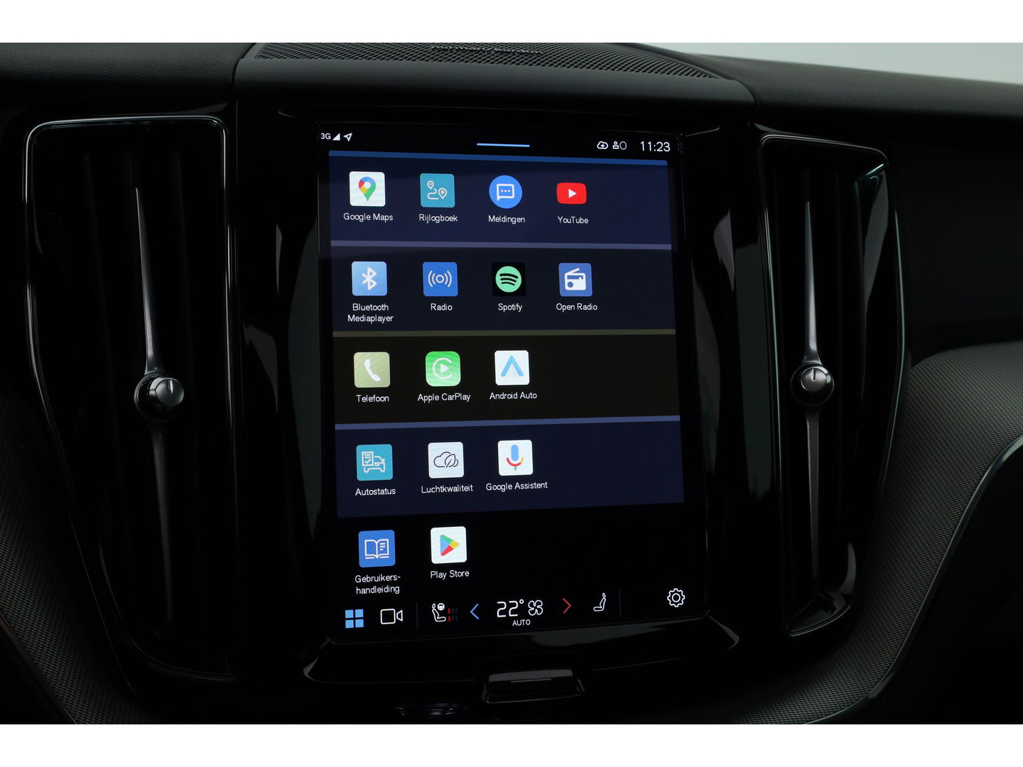 Volvo XC60 2.0 T8 Plug-in hybrid AWD Plus Black Edition | Pano | Memory Seats | H&K Audio | 360cam | Pilot Assist | 4x Stoelverw. | Bliss | Google Info.