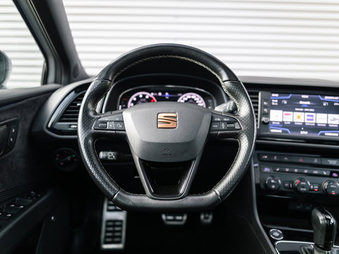 SEAT Leon ST CUPRA 300 4DRIVE PERFORMANCE PANO BREMBO BEATS