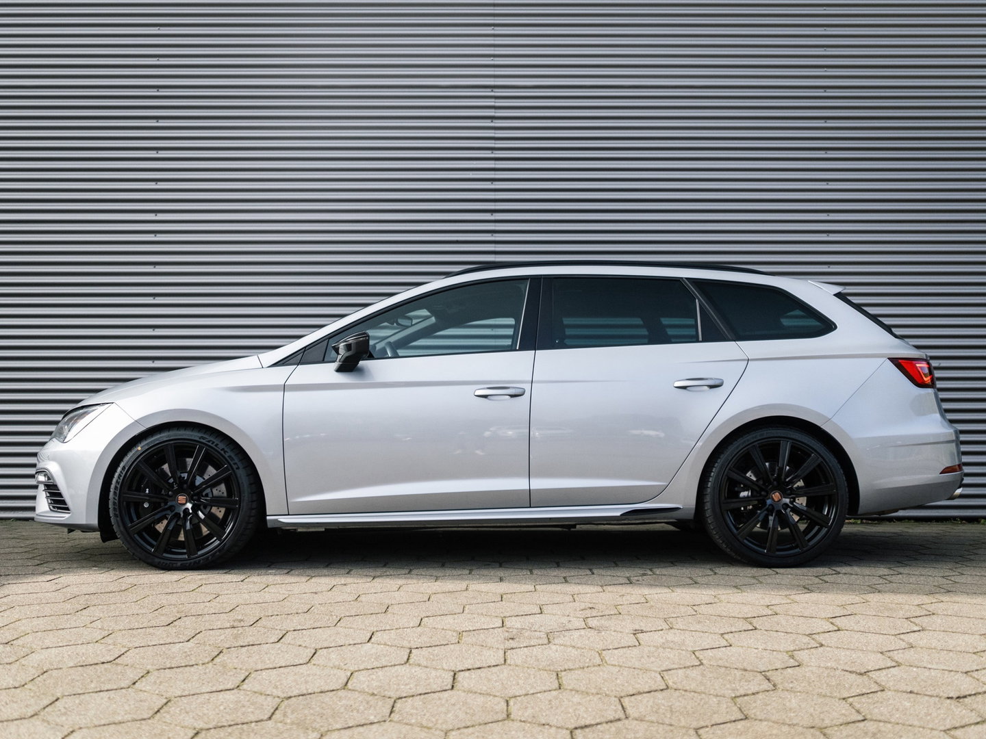 SEAT Leon ST CUPRA 300 4DRIVE PERFORMANCE PANO BREMBO BEATS