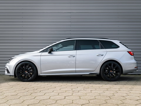 SEAT Leon ST CUPRA 300 4DRIVE PERFORMANCE PANO BREMBO BEATS