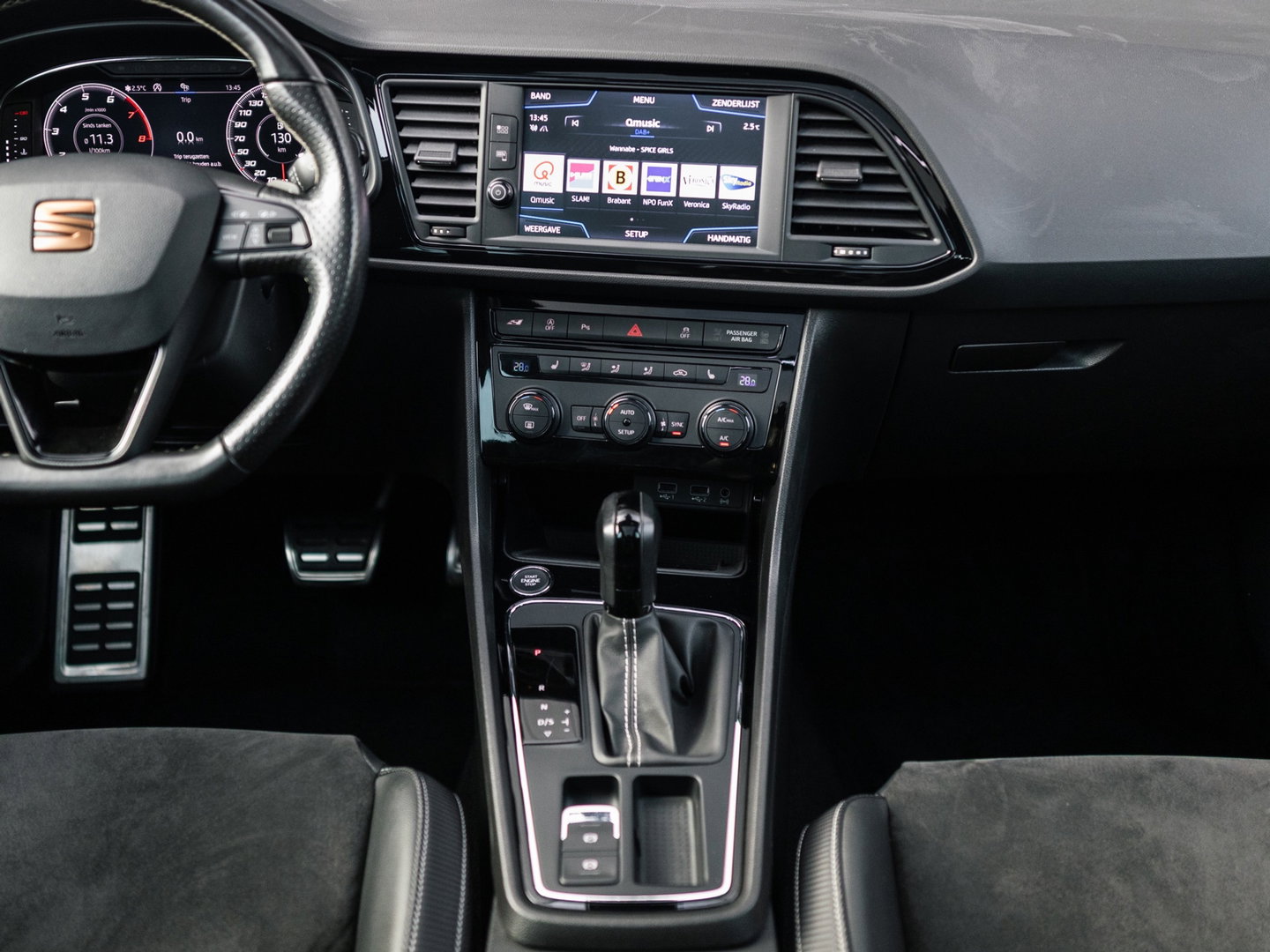 SEAT Leon ST CUPRA 300 4DRIVE PERFORMANCE PANO BREMBO BEATS