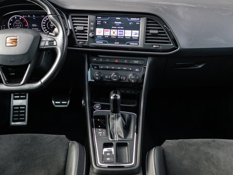 SEAT Leon ST CUPRA 300 4DRIVE PERFORMANCE PANO BREMBO BEATS
