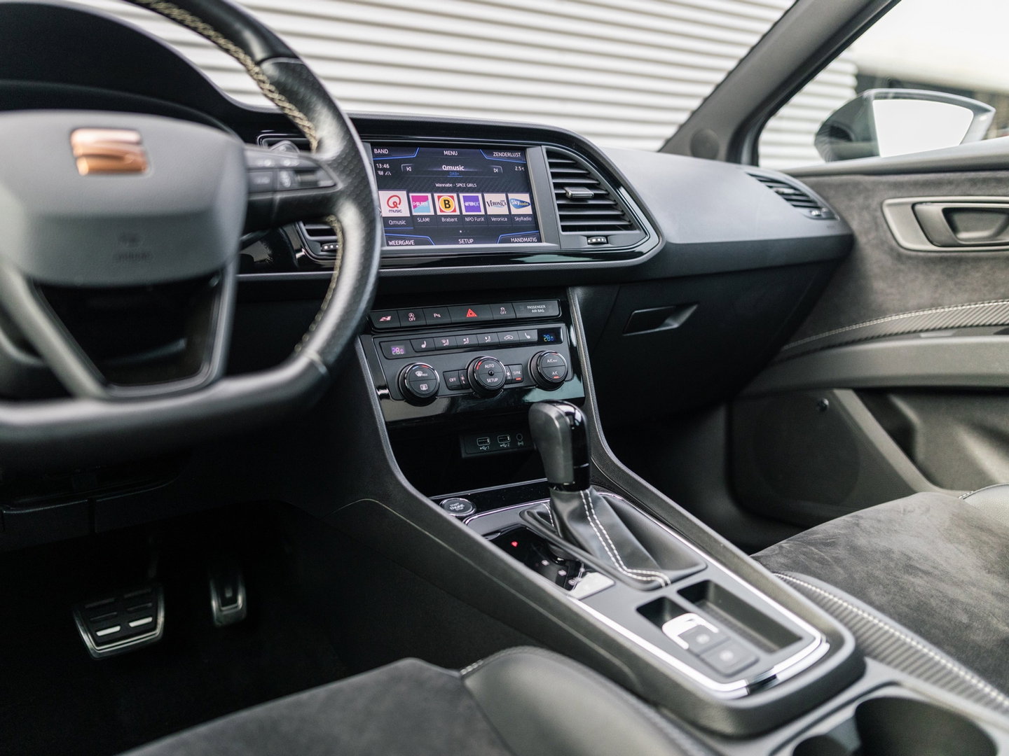 SEAT Leon ST CUPRA 300 4DRIVE PERFORMANCE PANO BREMBO BEATS