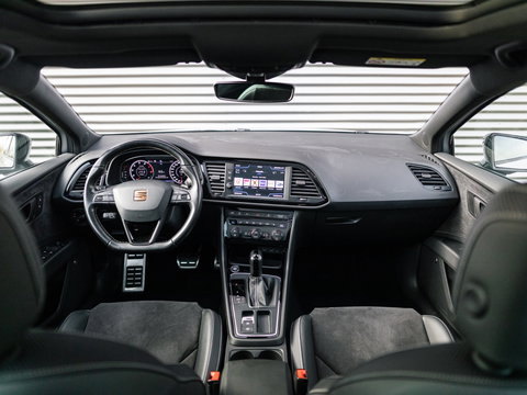 SEAT Leon ST CUPRA 300 4DRIVE PERFORMANCE PANO BREMBO BEATS