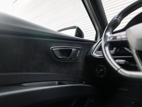 SEAT Leon ST CUPRA 300 4DRIVE PERFORMANCE PANO BREMBO BEATS