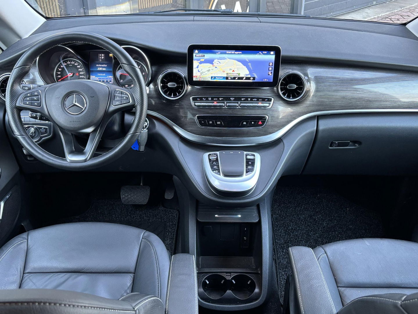 Mercedes-Benz V-Klasse 300d Extra Lang DC 5p Burmester | 2x schuifdeur | Leder | 240PK