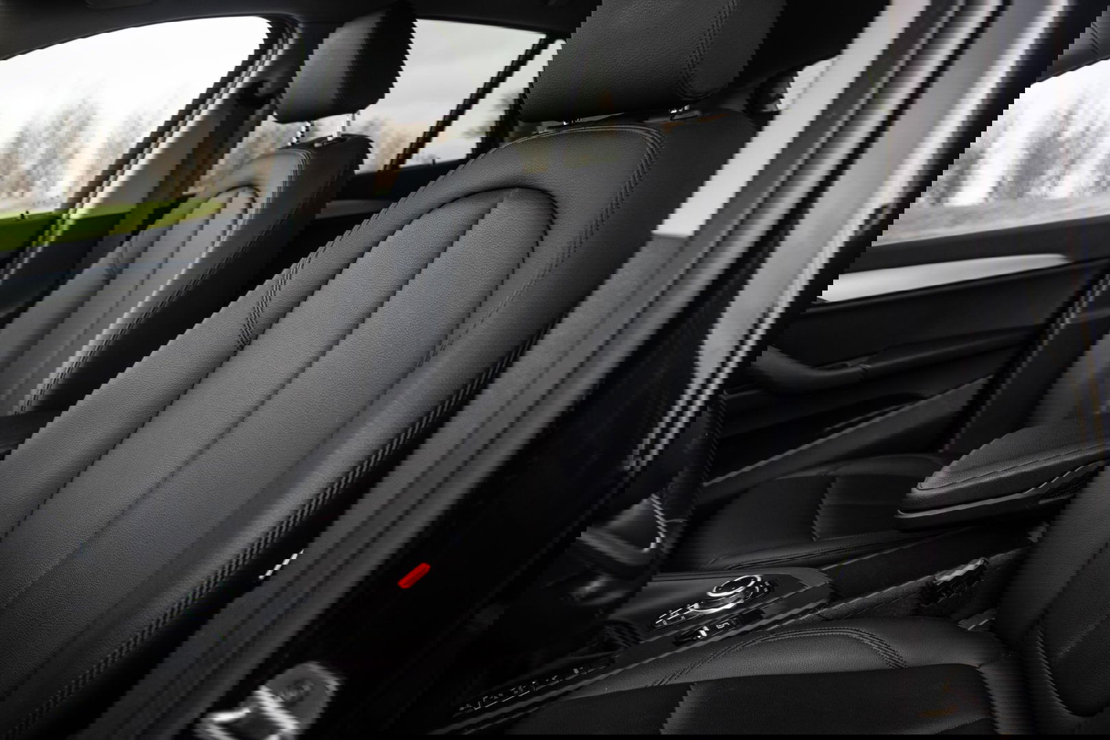 BMW X1 xDrive25e Executive CAMERA / CARPLAY / AUTOMAAT / LEDER / LED / CRUISE CONTROLE / STOELVERWARMING