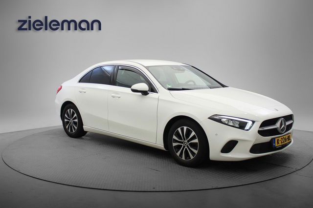 Mercedes-Benz A-Klasse - Sedan 180 Business Solution Luxury Automaat - Camera, Leer, Stoelverw. Afn. Trekhaak