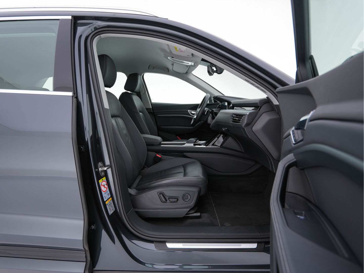 Audi e-tron 55 quattro Advanced edition Plus 95 kWh (3-Fase-11 kW) {SOH-93%} (INCL-BTW) Aut.*HEATPUMP | LEATHER | ADAPTIVE-CRUISE | FULL-LED | DIGI-COCKPIT | KEYLESS | MEMORY-PACK | CAMERA | NAVI-FULLMAP | SHIFTPADDLES | DAB+ | HEATED-COMFORTSEATS | DRIVE-SELECT | 20