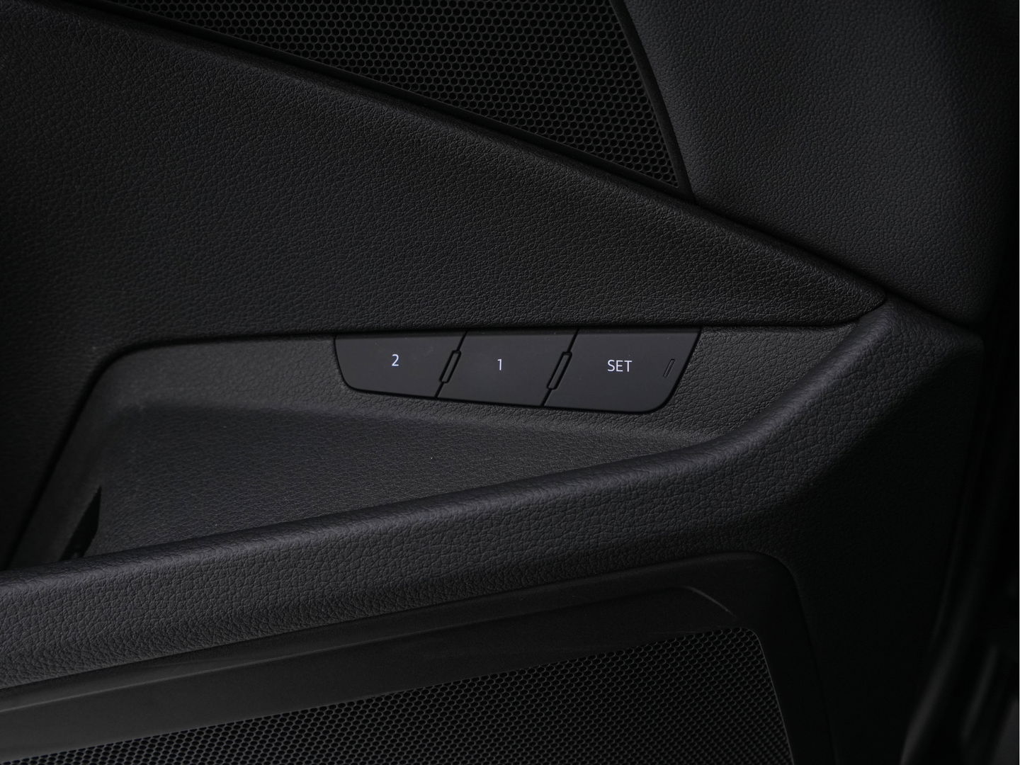 Audi e-tron 55 quattro Advanced edition Plus 95 kWh (3-Fase-11 kW) {SOH-93%} (INCL-BTW) Aut.*HEATPUMP | LEATHER | ADAPTIVE-CRUISE | FULL-LED | DIGI-COCKPIT | KEYLESS | MEMORY-PACK | CAMERA | NAVI-FULLMAP | SHIFTPADDLES | DAB+ | HEATED-COMFORTSEATS | DRIVE-SELECT | 20