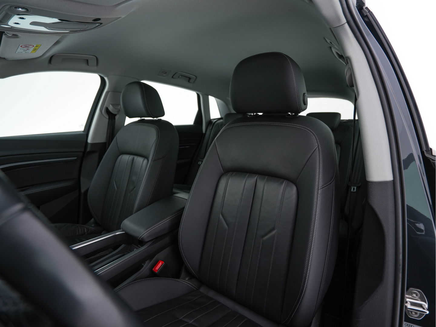 Audi e-tron 55 quattro Advanced edition Plus 95 kWh (3-Fase-11 kW) {SOH-93%} (INCL-BTW) Aut.*HEATPUMP | LEATHER | ADAPTIVE-CRUISE | FULL-LED | DIGI-COCKPIT | KEYLESS | MEMORY-PACK | CAMERA | NAVI-FULLMAP | SHIFTPADDLES | DAB+ | HEATED-COMFORTSEATS | DRIVE-SELECT | 20