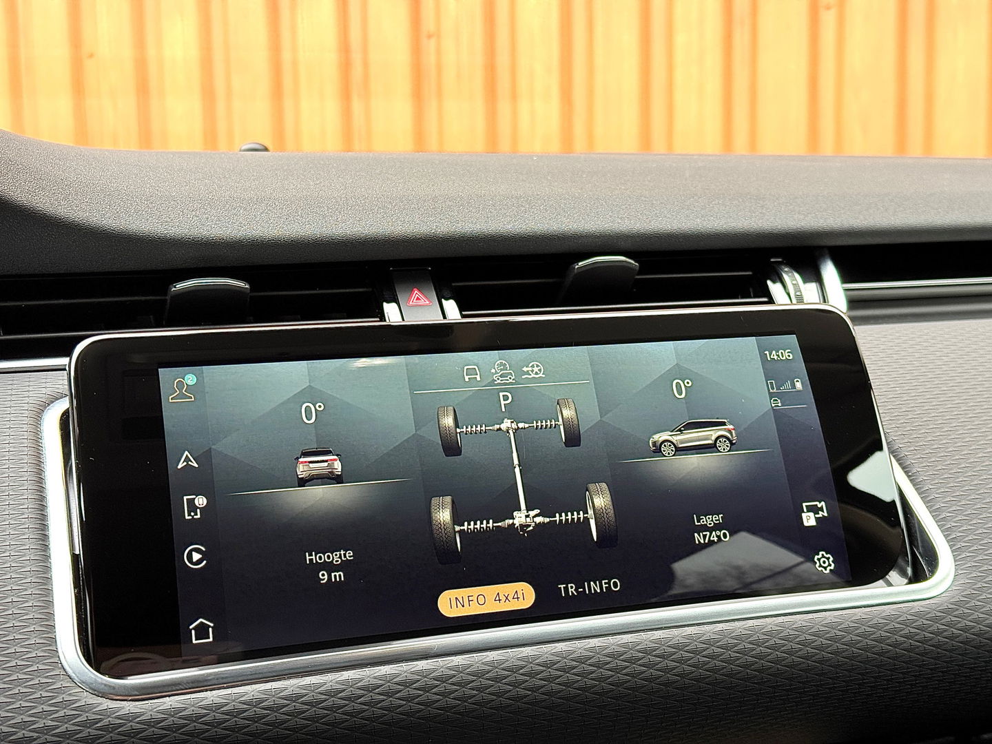 Land Rover Range Rover Evoque 2.0 D200 AWD R-Dynamic | Panoramadak | Schuif / Kanteldak | Adaptieve Cruise Control | Lane Assist | Apple Carplay | Android Auto | Leder | Camera |