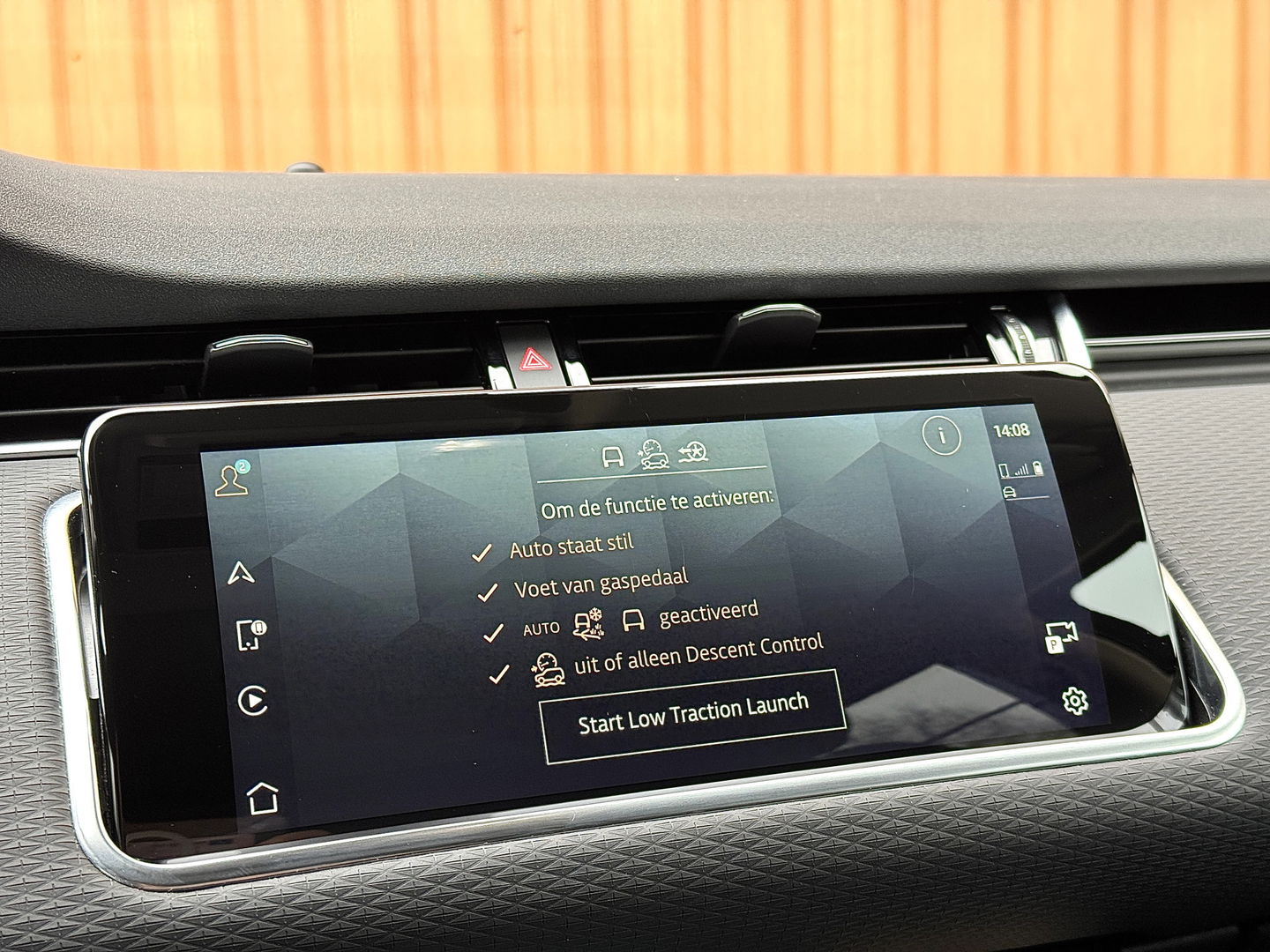 Land Rover Range Rover Evoque 2.0 D200 AWD R-Dynamic | Panoramadak | Schuif / Kanteldak | Adaptieve Cruise Control | Lane Assist | Apple Carplay | Android Auto | Leder | Camera |