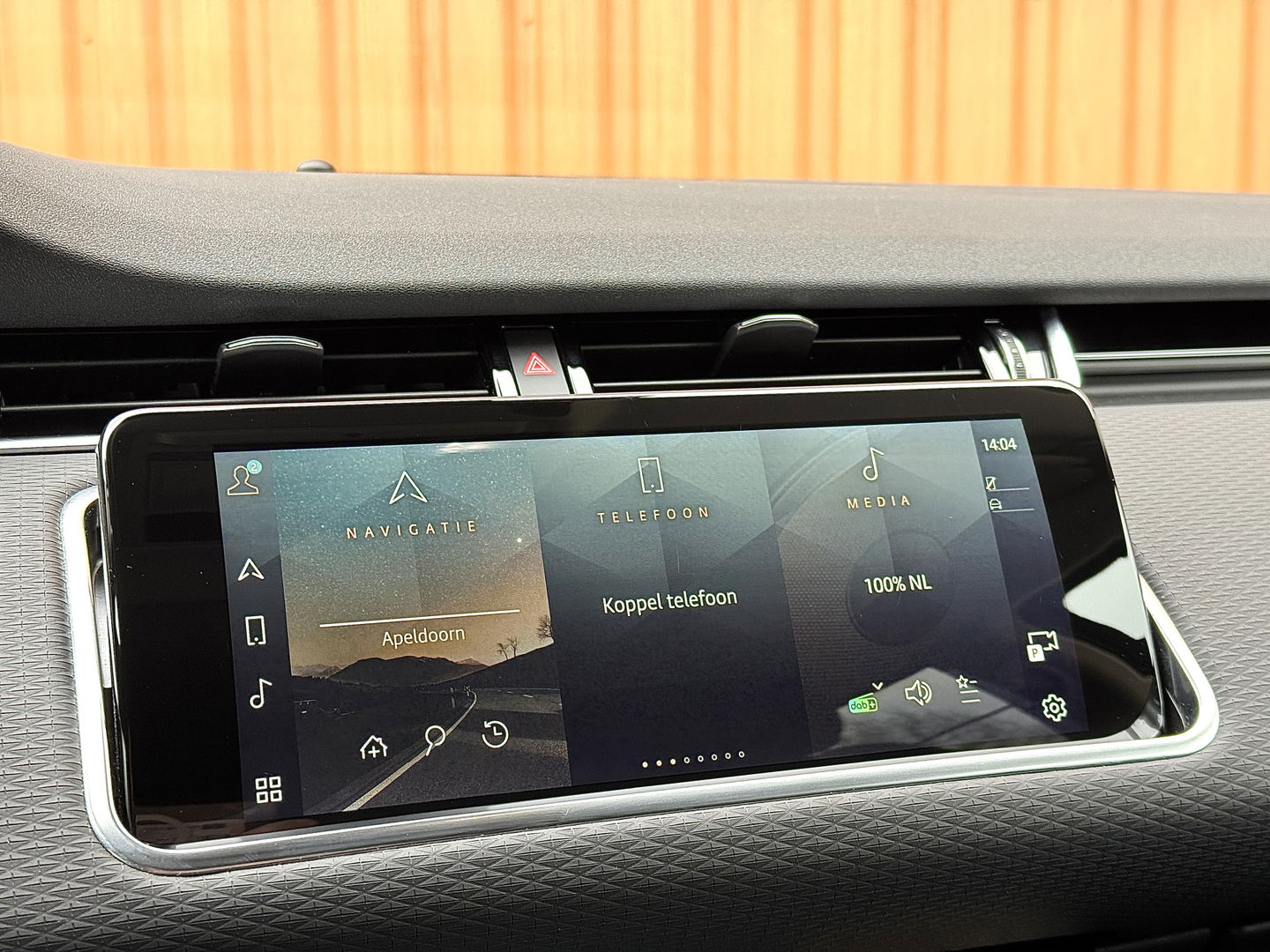 Land Rover Range Rover Evoque 2.0 D200 AWD R-Dynamic | Panoramadak | Schuif / Kanteldak | Adaptieve Cruise Control | Lane Assist | Apple Carplay | Android Auto | Leder | Camera |